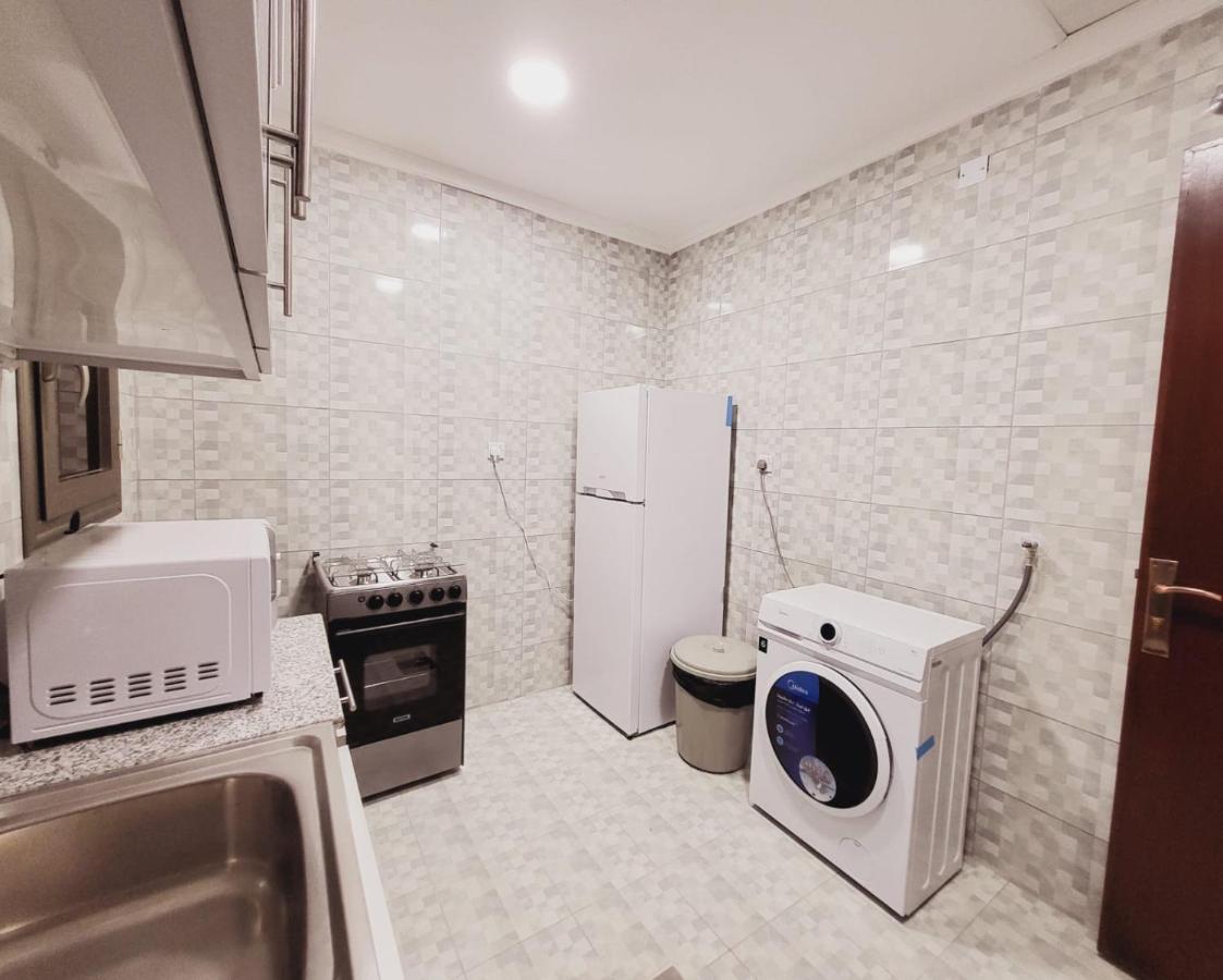 De Iris Regency Fahaheel Apartment Kuwait City ภายนอก รูปภาพ