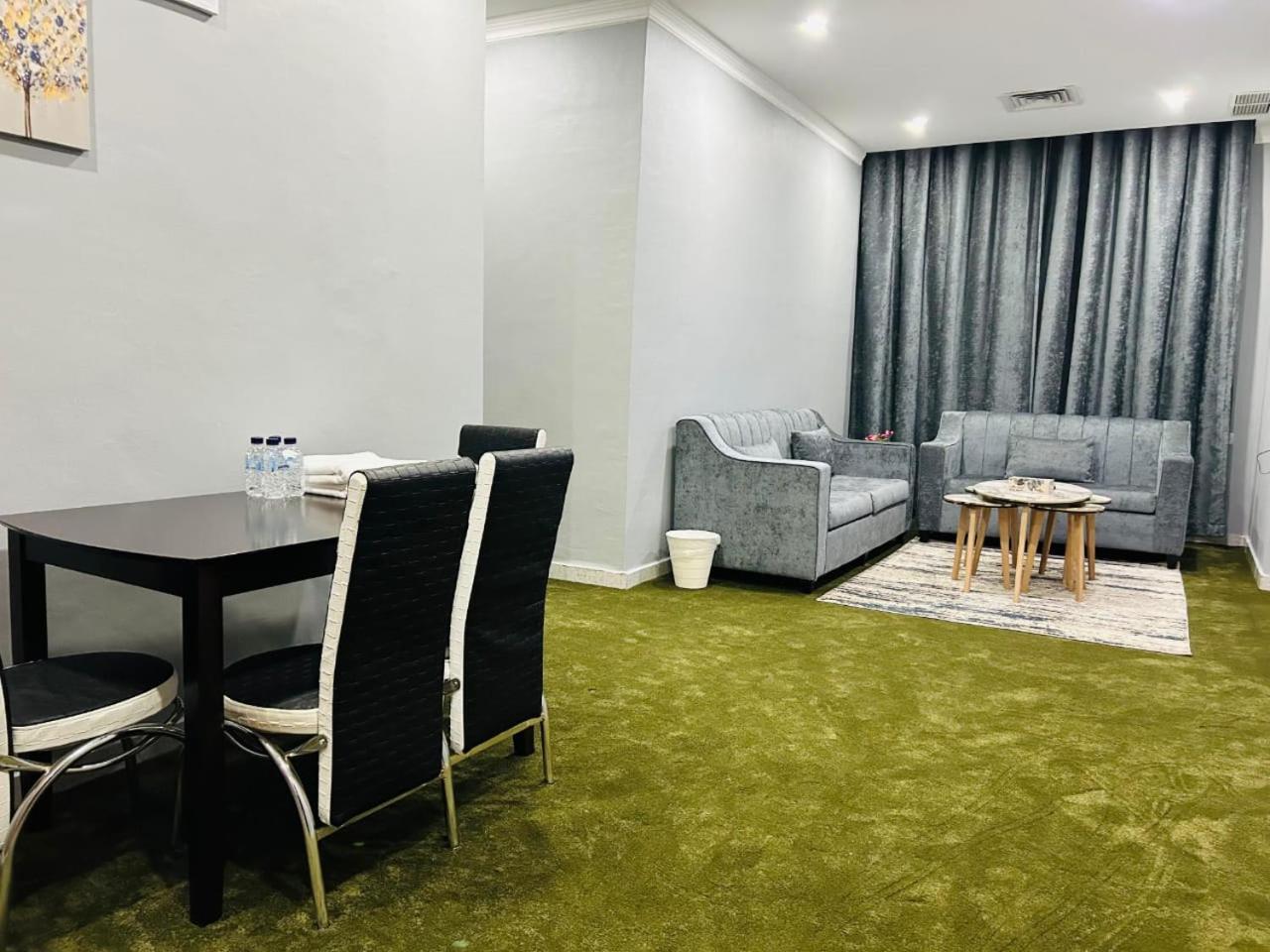 De Iris Regency Fahaheel Apartment Kuwait City ภายนอก รูปภาพ